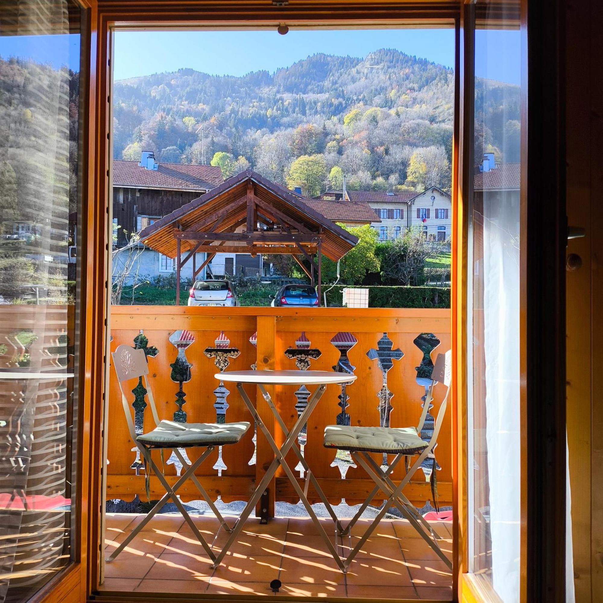 T2 Tout Confort Avec Balcon Au Calme Entre Lac Et Montagne Brizon Extérieur photo